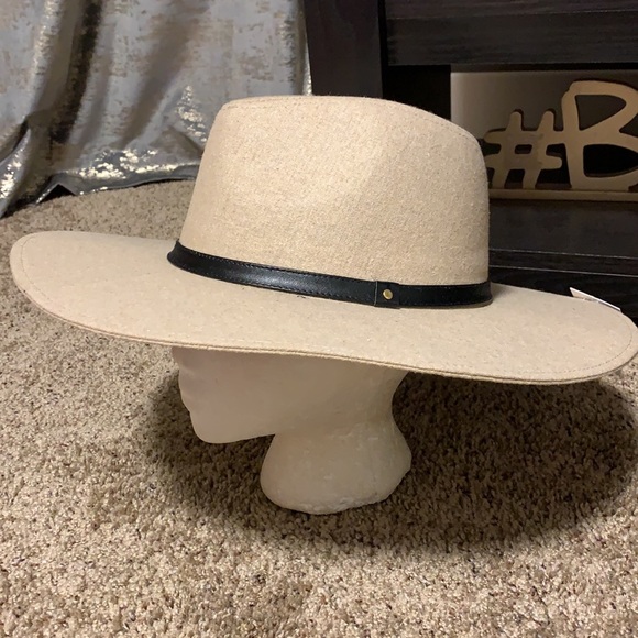 NWT Cream Fedora with Black Faux Leather Brim Hat - Picture 6 of 10